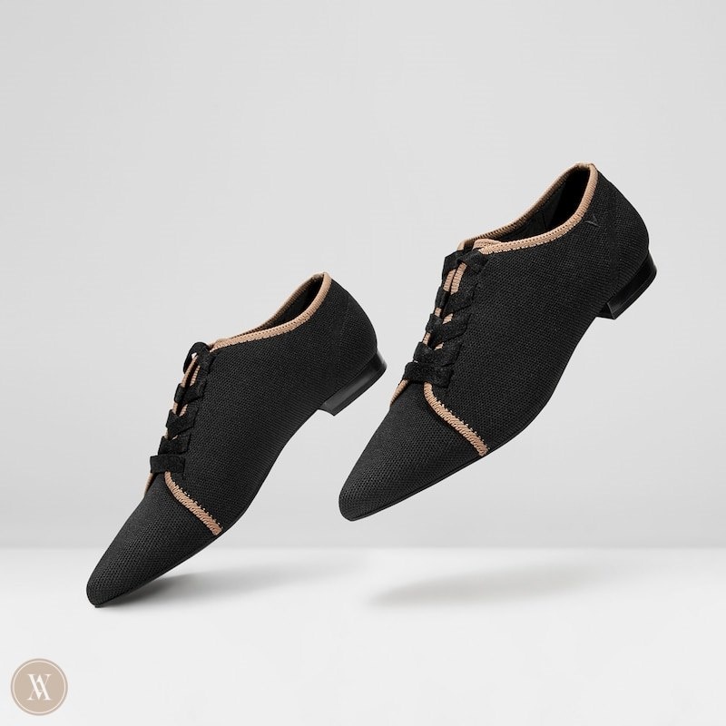 Black VIVAIA Grace Women's Pointed-Toe Lace-Up Oxfords | JND-3578