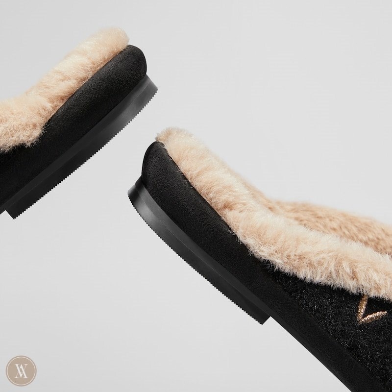 Black VIVAIA Renee Women's Round-Toe Fluffy Slippers | MAD-5619