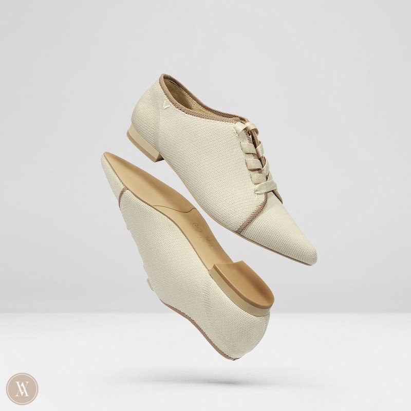 Cream White VIVAIA Grace Women's Pointed-Toe Lace-Up Oxfords | CML-0189